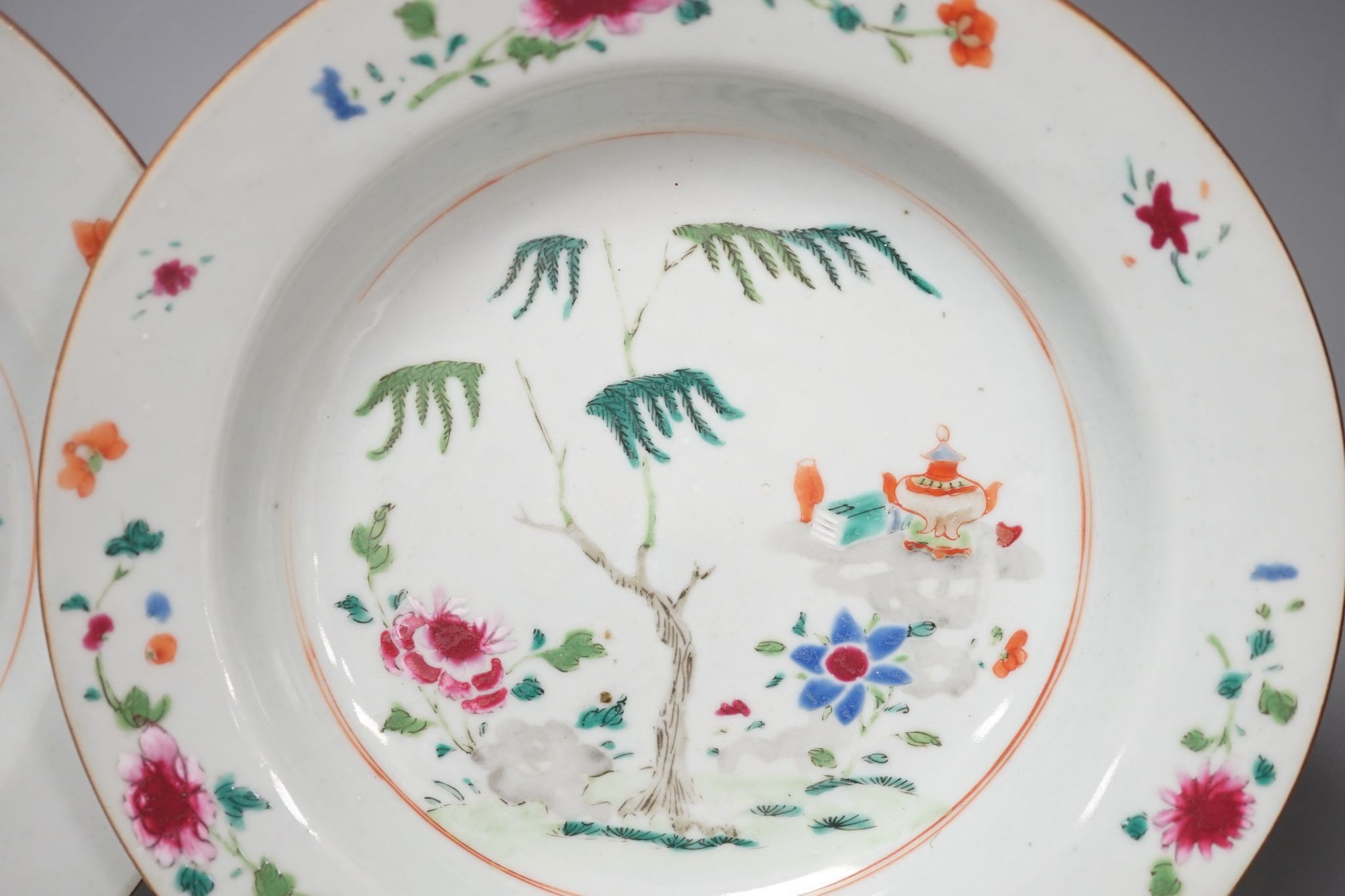 Two Chinese Export Famille rose plates, Qianlong period 23cm